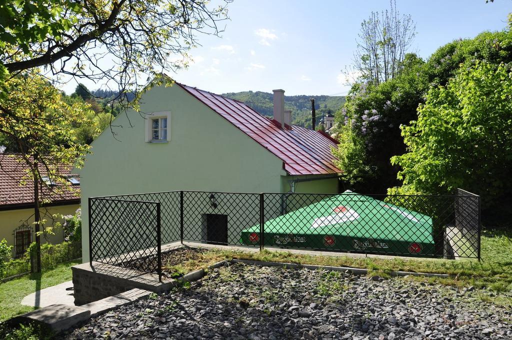 Holiday Home Banská Štiavnica Rom bilde